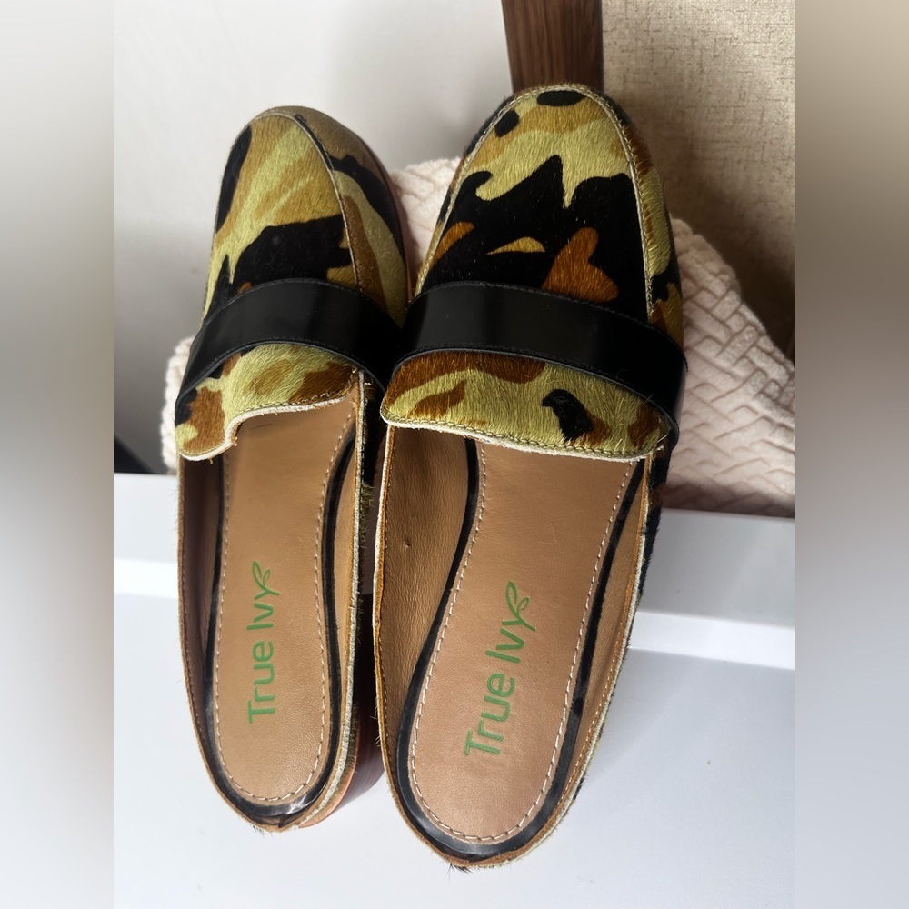 True Ivy camouflage green slip on mules pony hair leather womens shoes size 6M - Picture 2 of 6
